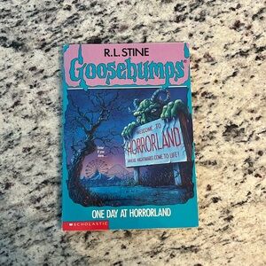 R.L. Stine Goosebumps One Day At Horrorland #16 1994 24th print